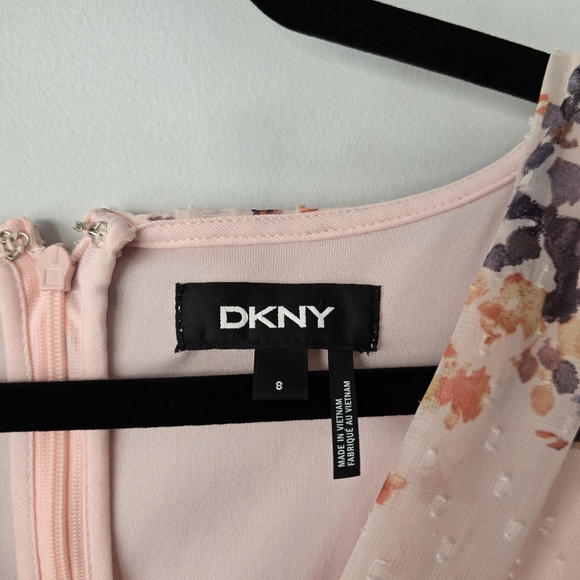 DKNY Pink Floral Wrap Dress 8 - Picture 5 of 15